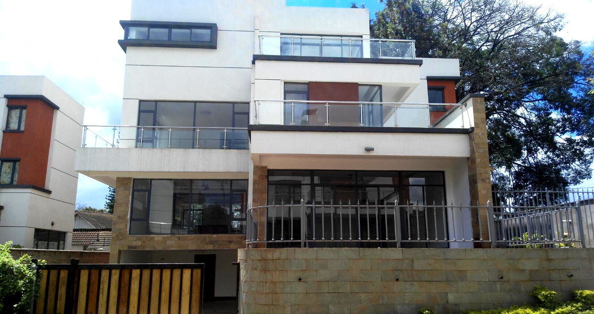 5-Ensuite Townhouse with Fireplace & Guest SQ - Lavington