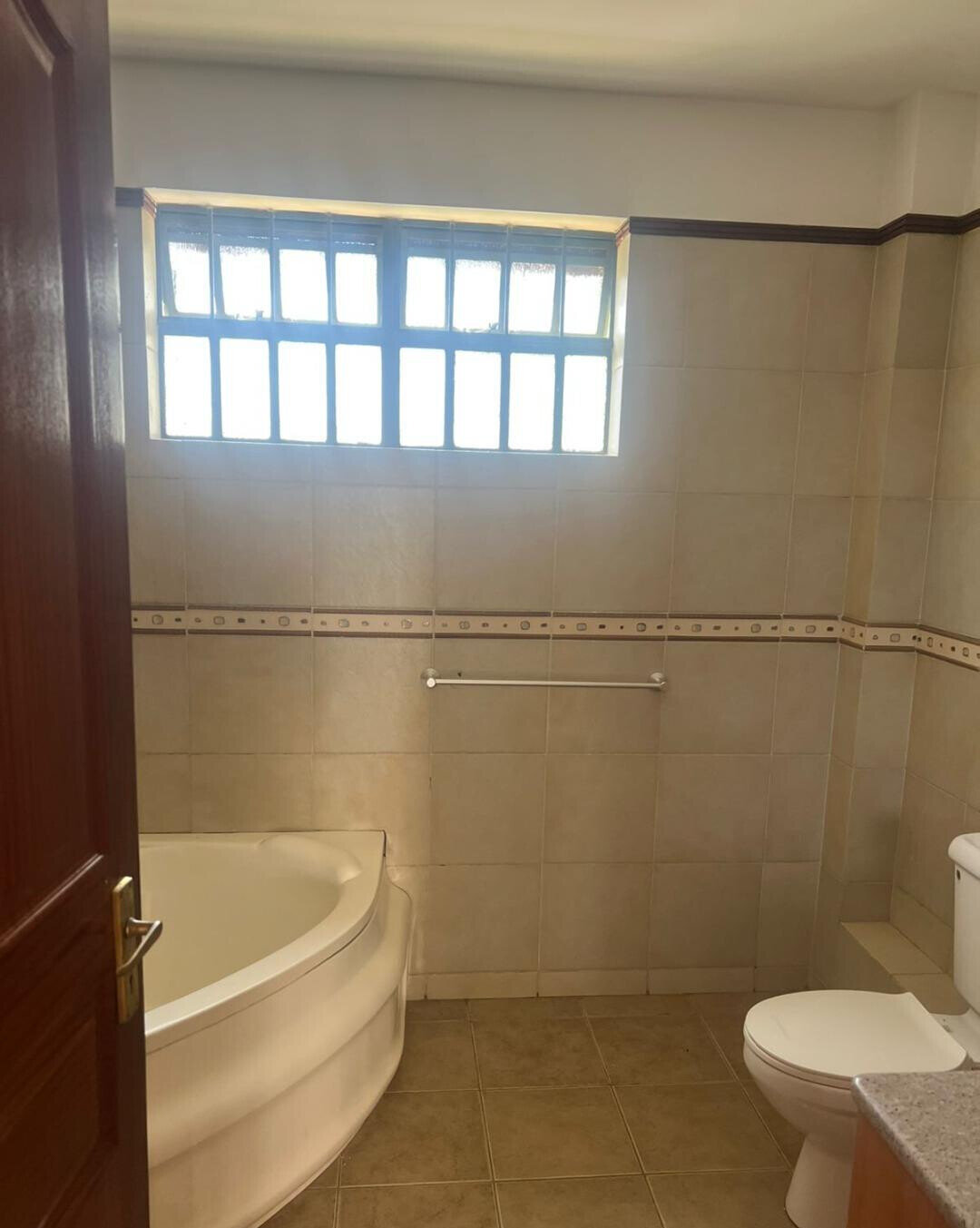 3BR All-Ensuite with Flowered Garden & Borehole - Kileleshwa