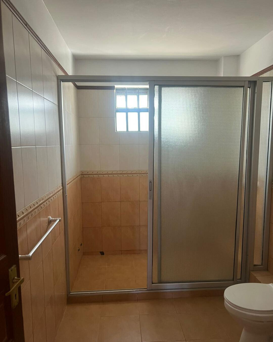3BR All-Ensuite with Flowered Garden & Borehole - Kileleshwa
