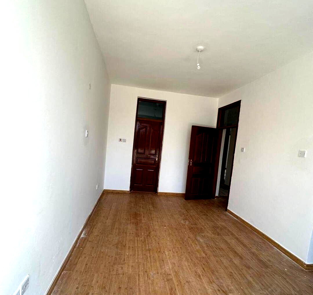 5-Ensuite Townhouse with Roof Terrace & Private Garden - Lavington