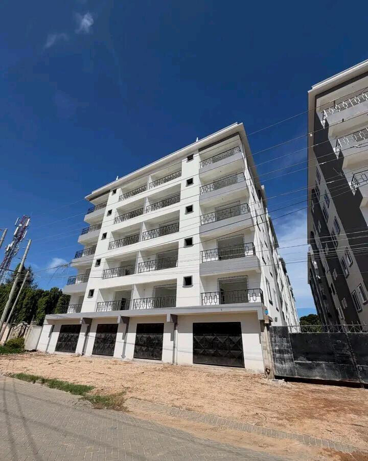 Brand-New 3BR Apartment with Pool & DSQ - Nyali