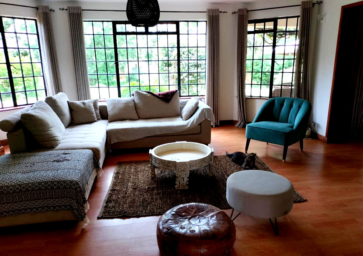5BR Townhouse with Big Garden & DSQ - Runda