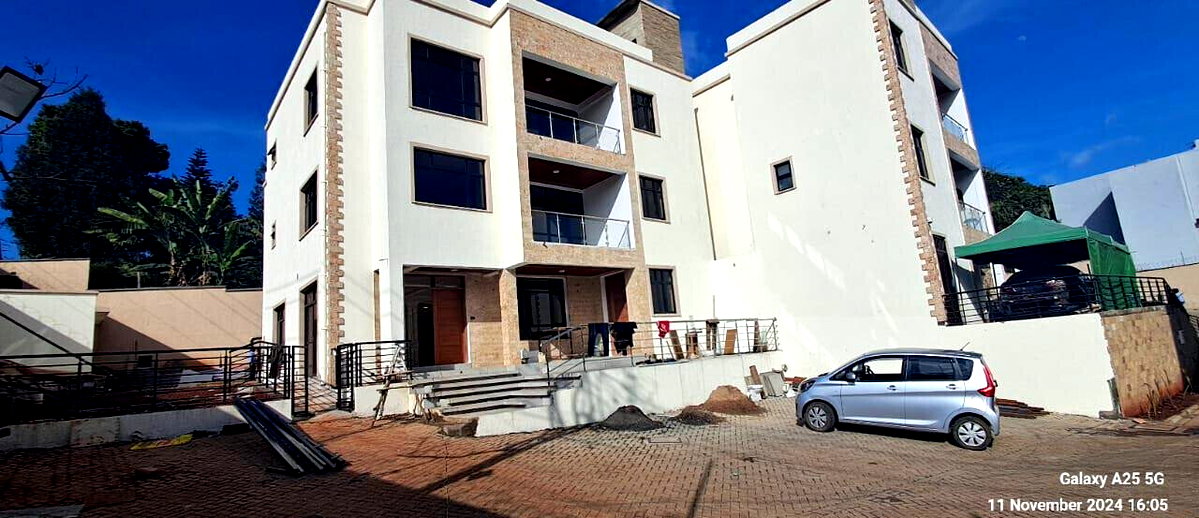 5-Ensuite Townhouse with Lift & Full Power Backup - Kyuna, Loresho