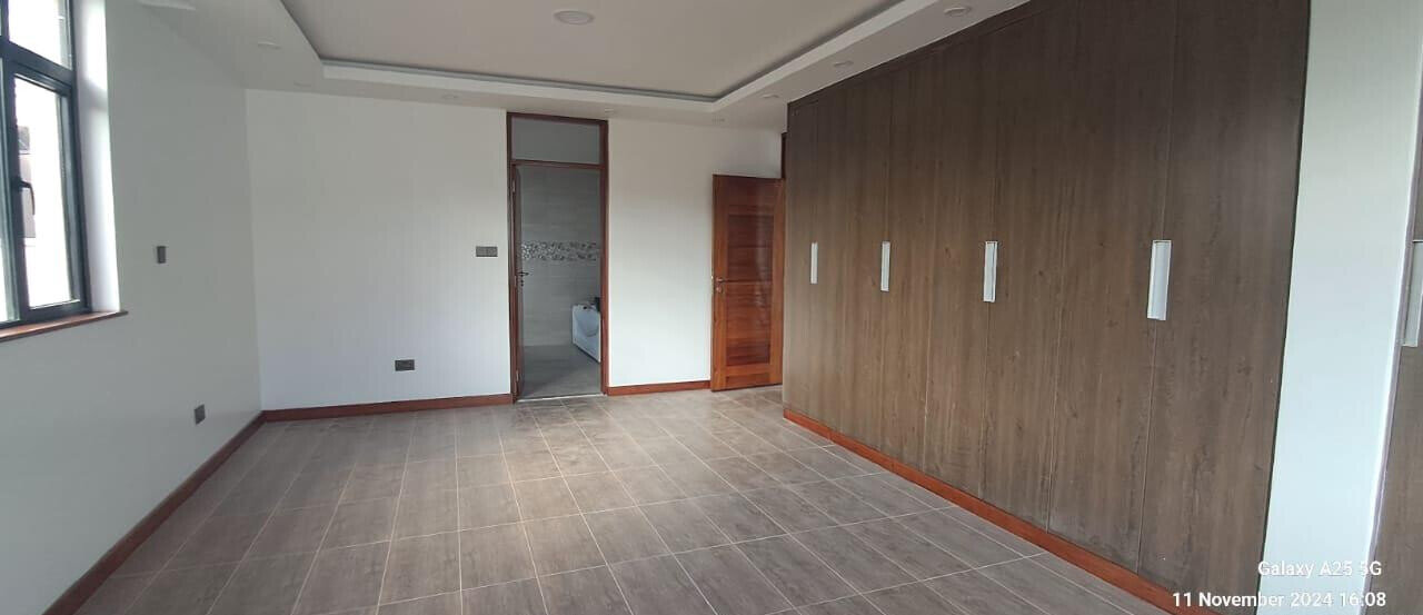 5-Ensuite Townhouse with Lift & Full Power Backup - Kyuna, Loresho