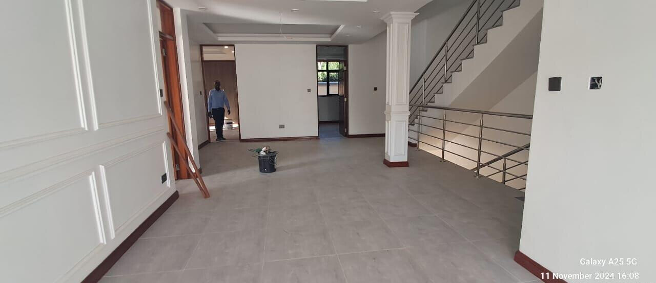 5-Ensuite Townhouse with Lift & Full Power Backup - Kyuna, Loresho