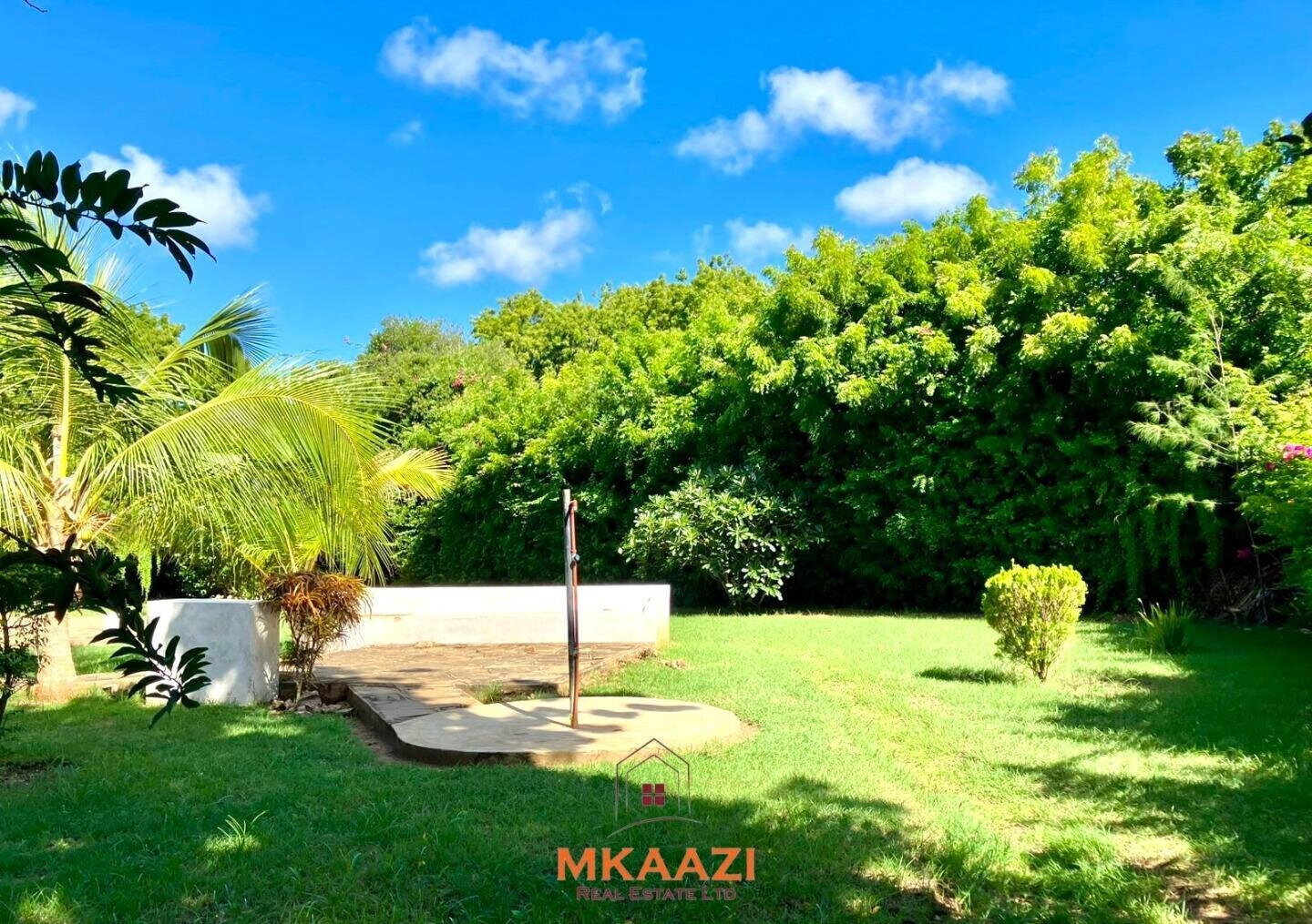3BR Garden Home with Parking