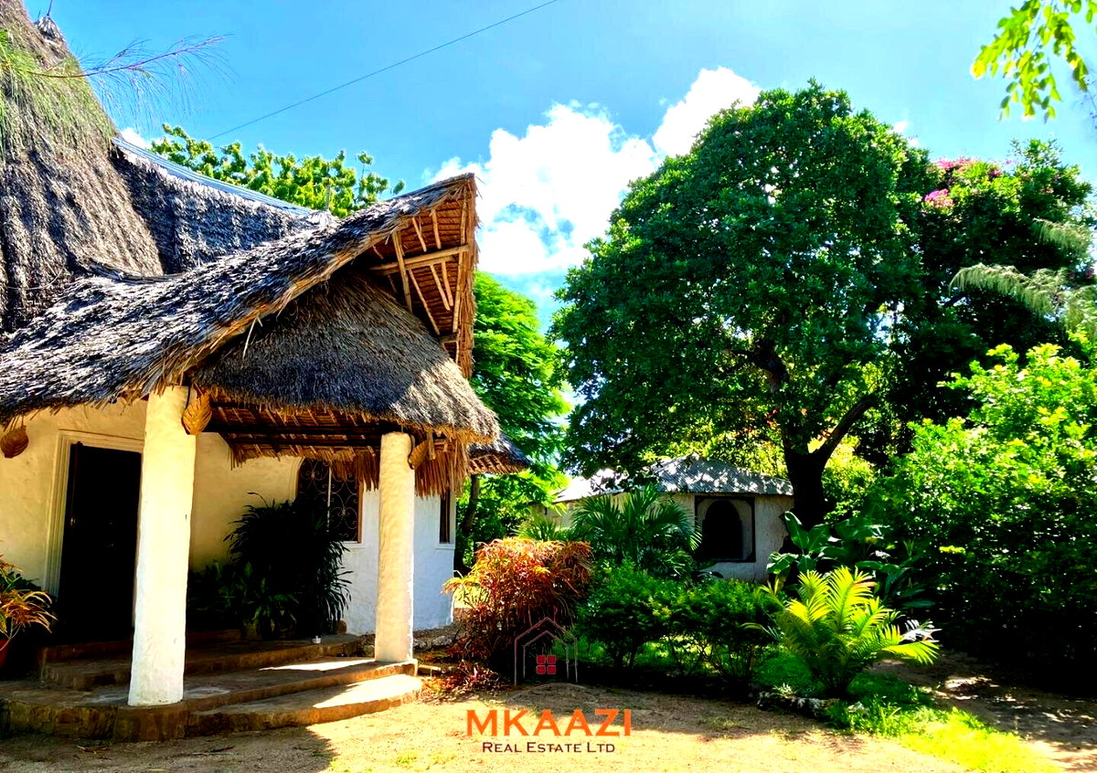 3BR Garden Home with Parking