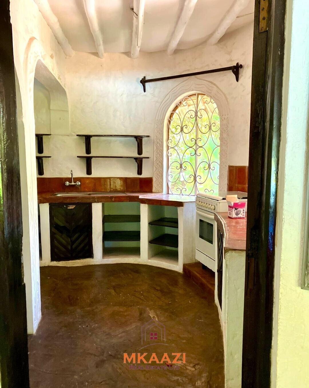 3BR Garden Home with Parking