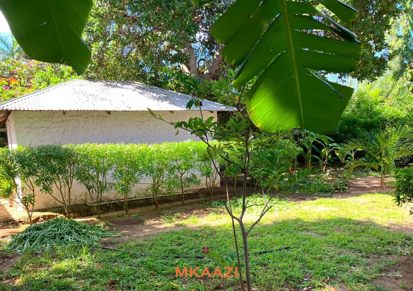 3BR Garden Home with Parking
