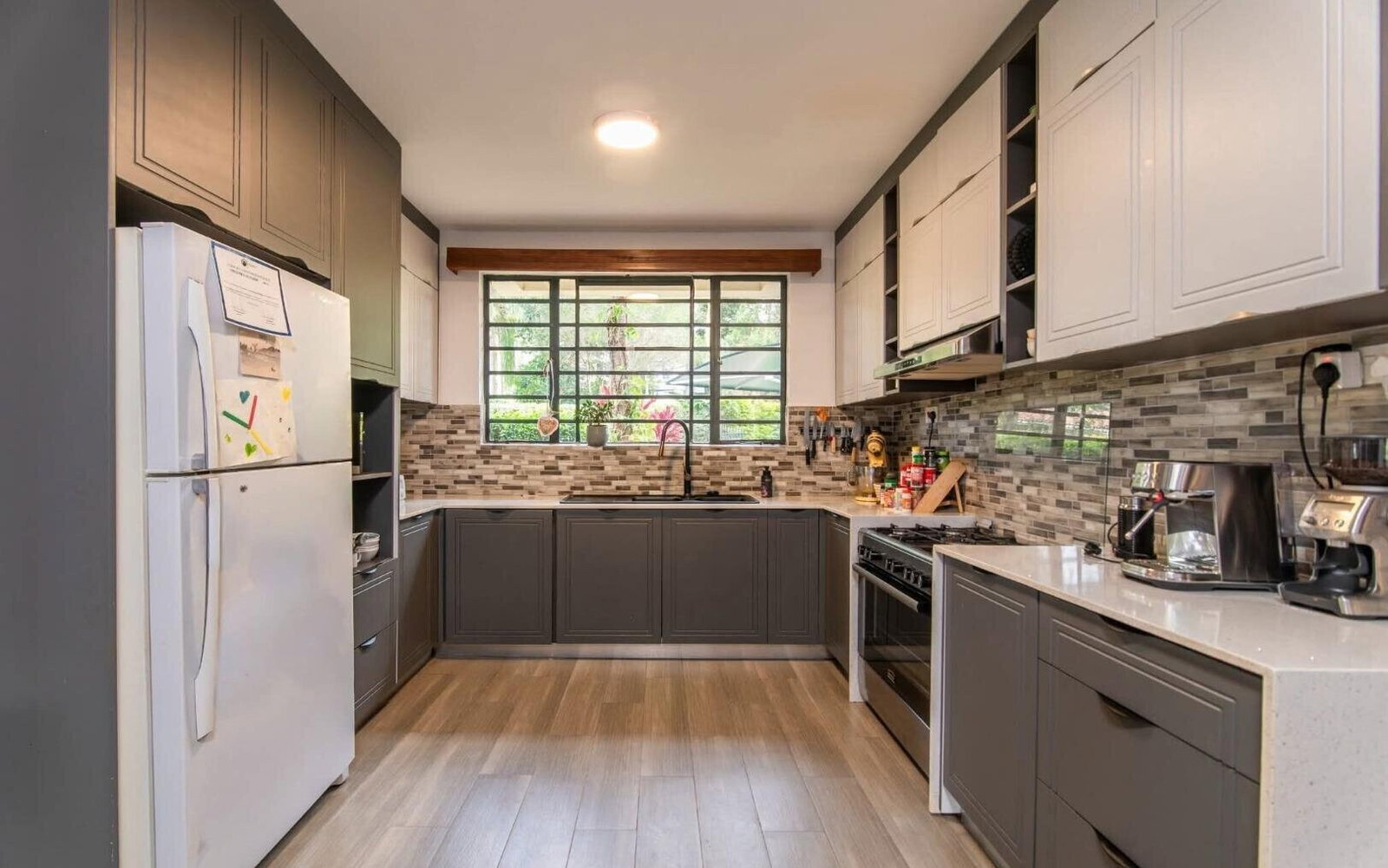 Half-Acre Family Sanctuary with Heated Pool – Rosslyn