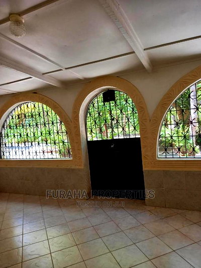 3 Bedrooms Bungalow for Sale - Image 13