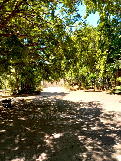 3 Bedrooms Bungalow for Sale - Image 10