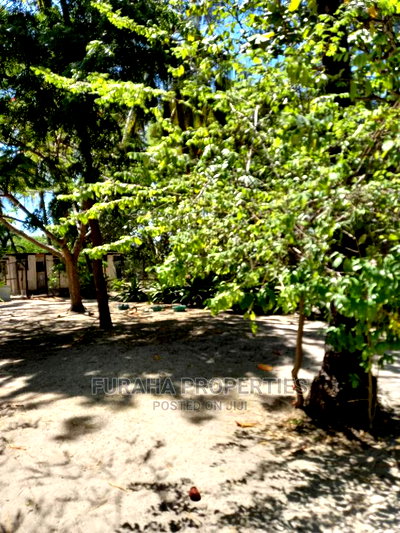 3 Bedrooms Bungalow for Sale - Image 4