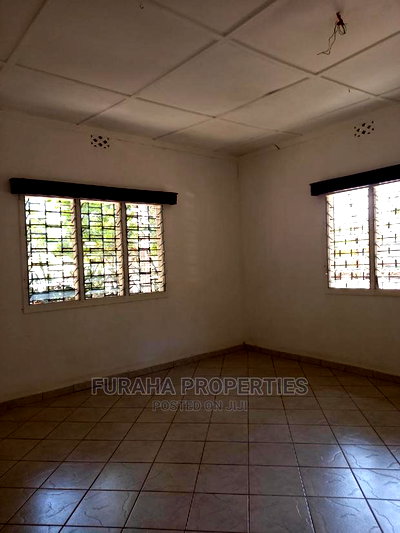 3 Bedrooms Bungalow for Sale - Image 12