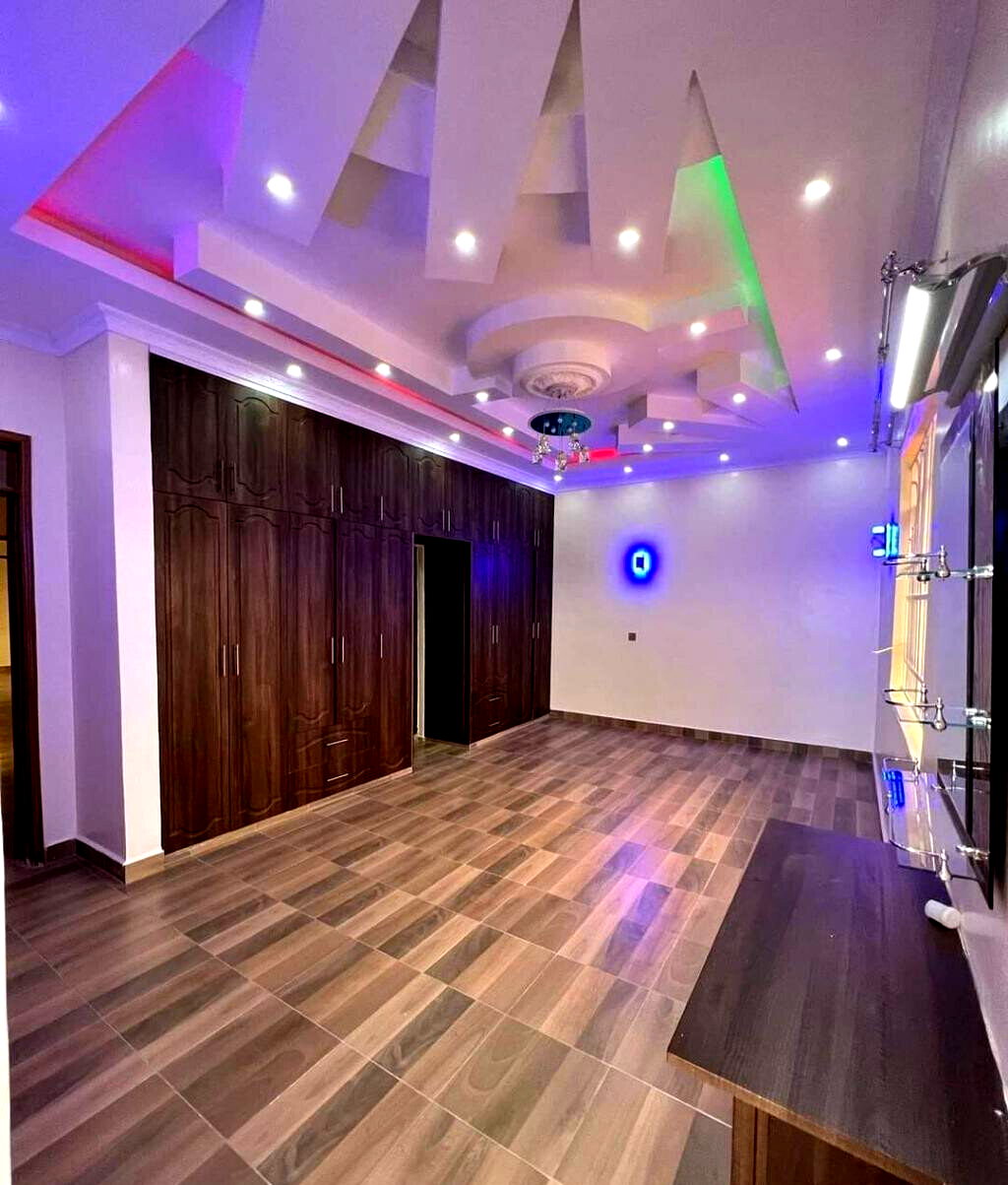 5BR All-Ensuite Mansion with Staff Quarters - Membley Estate