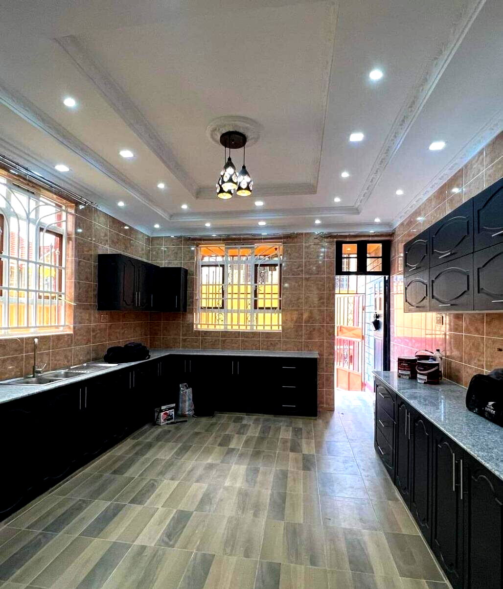 5BR All-Ensuite Mansion with Staff Quarters - Membley Estate