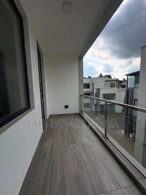 5bdrm Townhouse/Terrace in Maji Mazuri, Lavington for sale