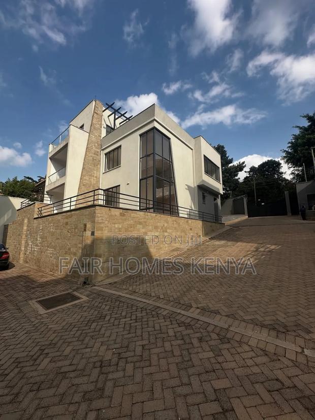 5bdrm Townhouse/Terrace in Maji Mazuri, Lavington for sale
