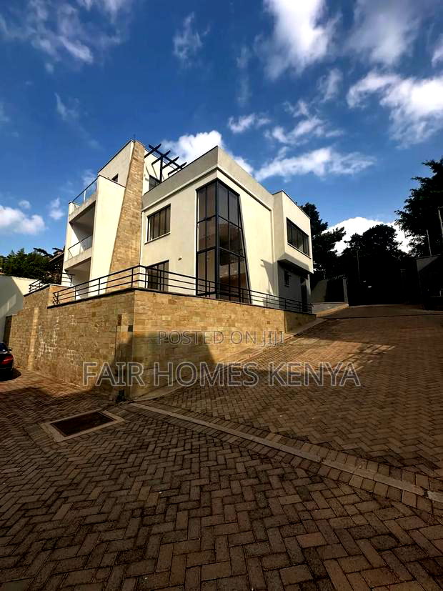 5bdrm Townhouse/Terrace in Maji Mazuri, Lavington for sale