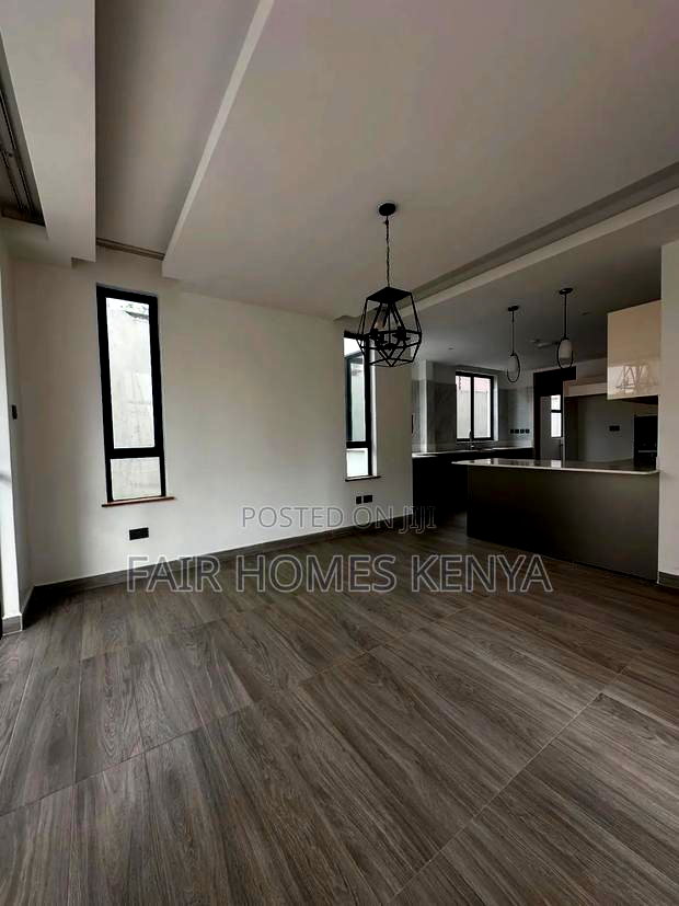 5bdrm Townhouse/Terrace in Maji Mazuri, Lavington for sale