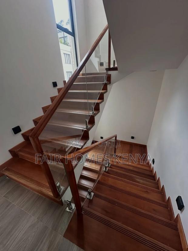 5bdrm Townhouse/Terrace in Maji Mazuri, Lavington for sale