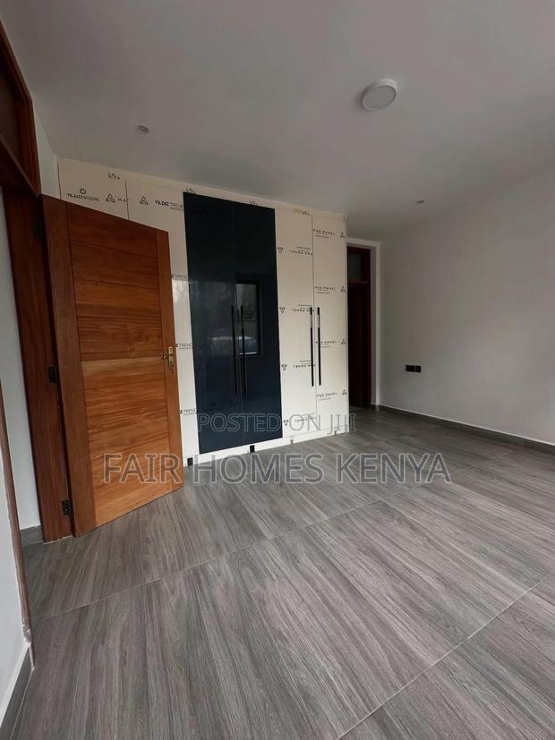 5bdrm Townhouse/Terrace in Maji Mazuri, Lavington for sale