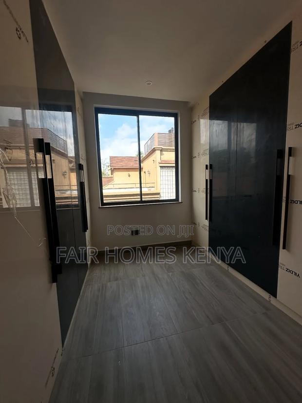 5bdrm Townhouse/Terrace in Maji Mazuri, Lavington for sale