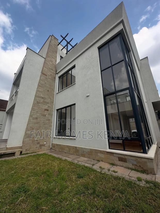 5bdrm Townhouse/Terrace in Maji Mazuri, Lavington for sale