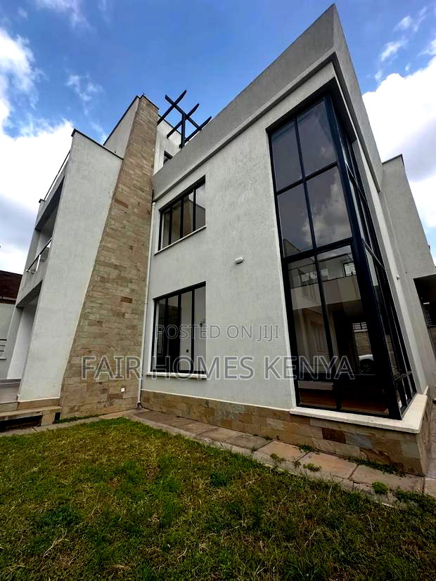 5bdrm Townhouse/Terrace in Maji Mazuri, Lavington for sale