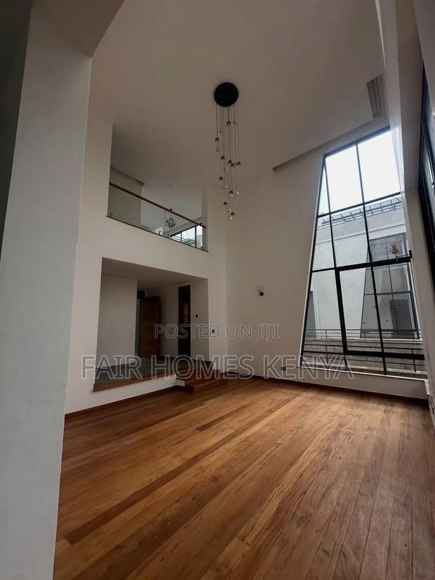 5bdrm Townhouse/Terrace in Maji Mazuri, Lavington for sale