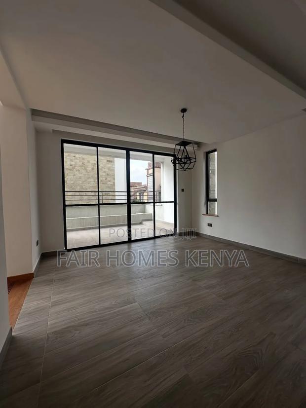 5bdrm Townhouse/Terrace in Maji Mazuri, Lavington for sale