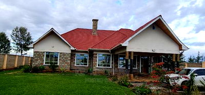 5bdrm Bungalow in Elgonview for sale - Image 2