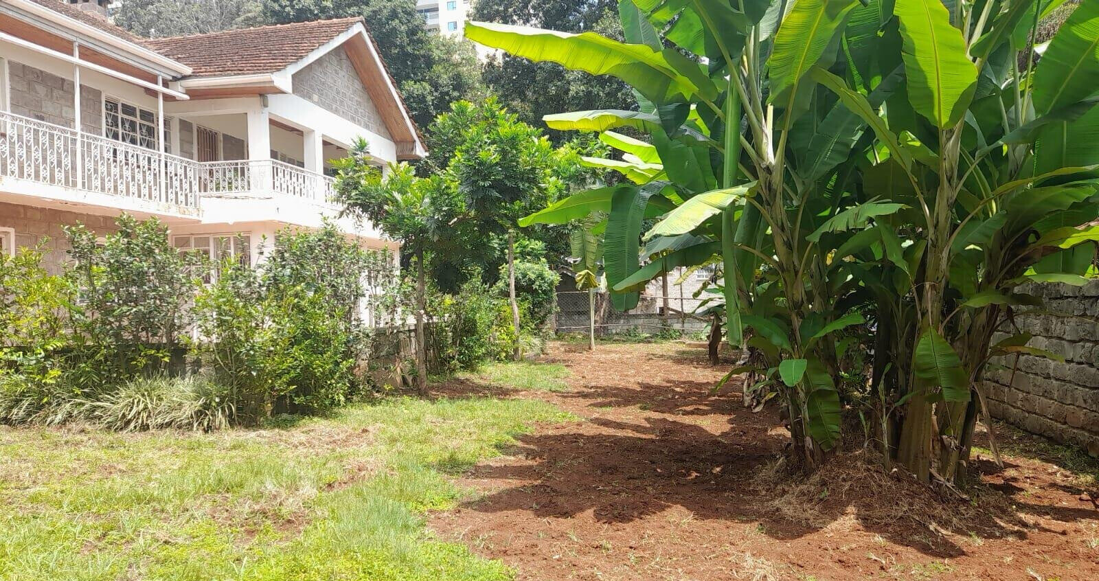 Half Acre 5BR Mansion with Garden