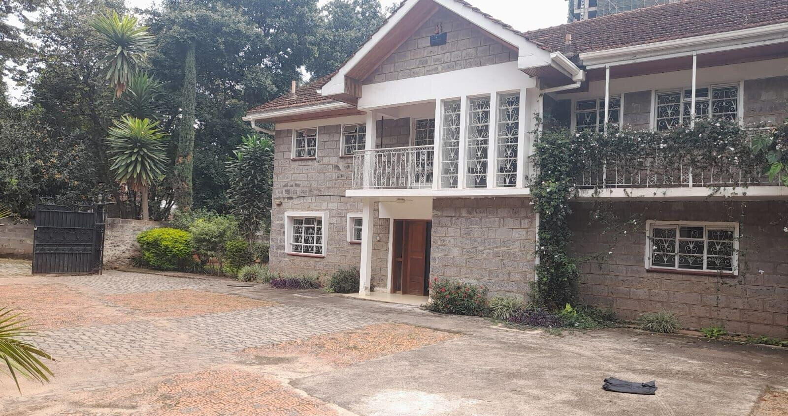 Half Acre 5BR Mansion with Garden