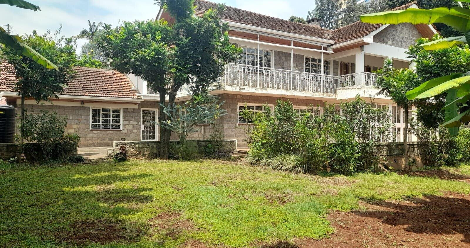 Half Acre 5BR Mansion with Garden