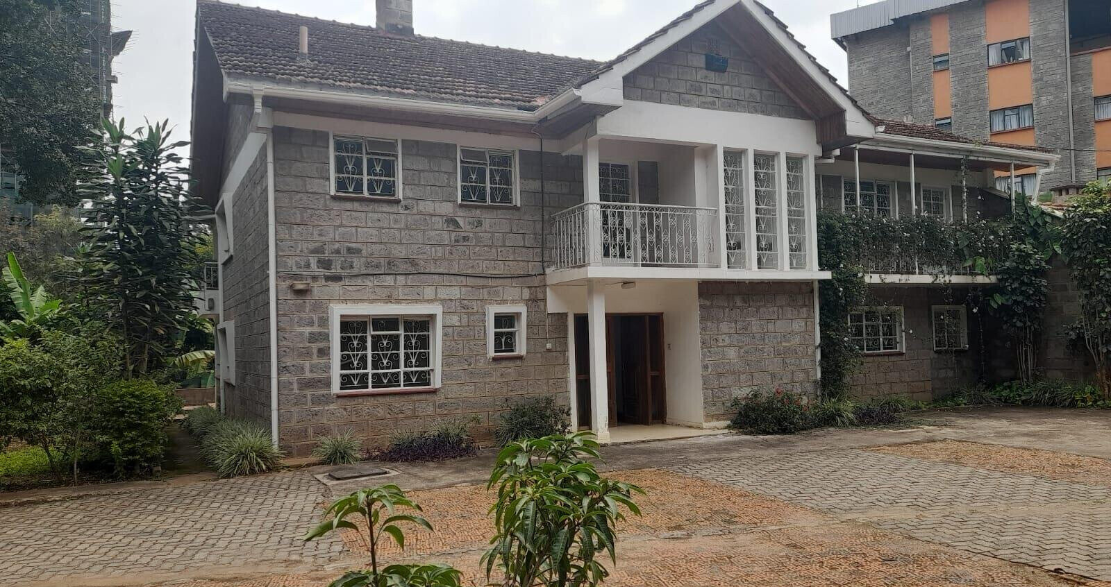 Half Acre 5BR Mansion with Garden