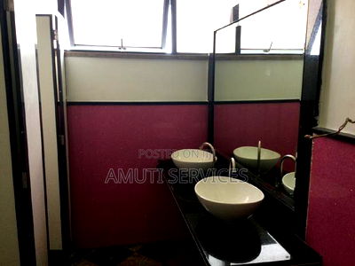 Banking Hall, Hospital Supermarket Space to Let - Image 10