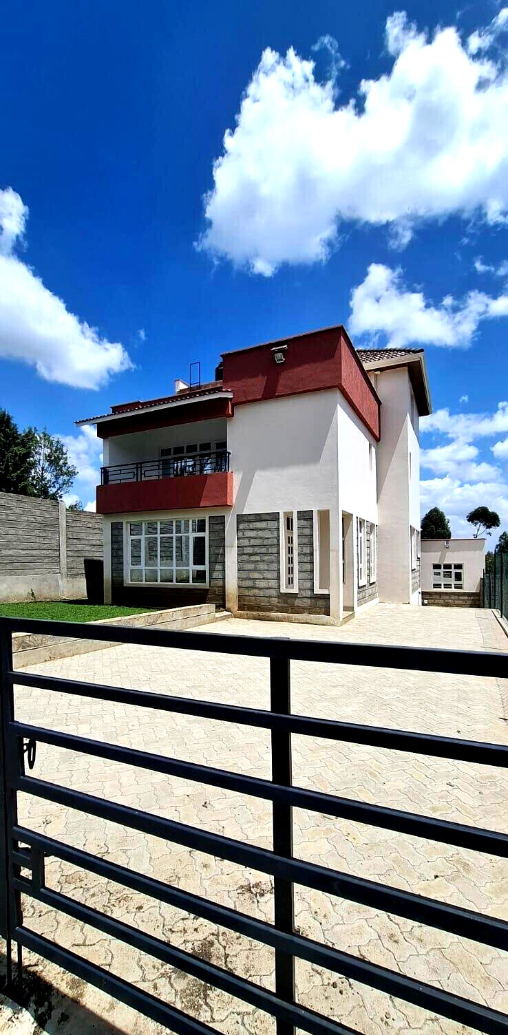 Tri-Level 4BR Townhouse with Rooftop Terrace & DSQ - Matasia, Ngong