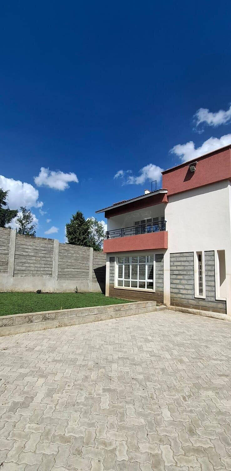 Tri-Level 4BR Townhouse with Rooftop Terrace & DSQ - Matasia, Ngong