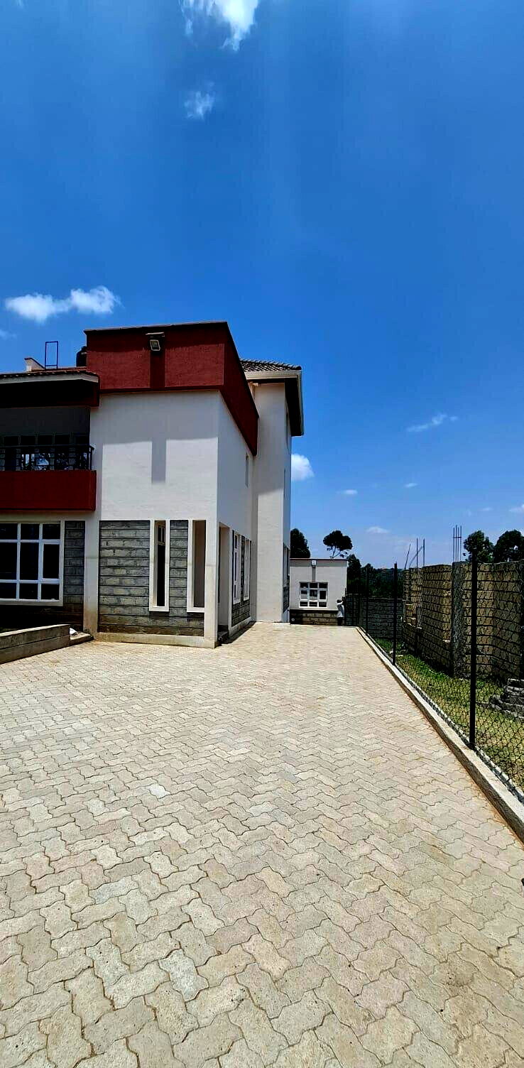 Tri-Level 4BR Townhouse with Rooftop Terrace & DSQ - Matasia, Ngong