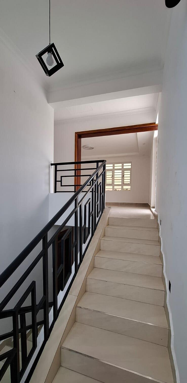 Tri-Level 4BR Townhouse with Rooftop Terrace & DSQ - Matasia, Ngong
