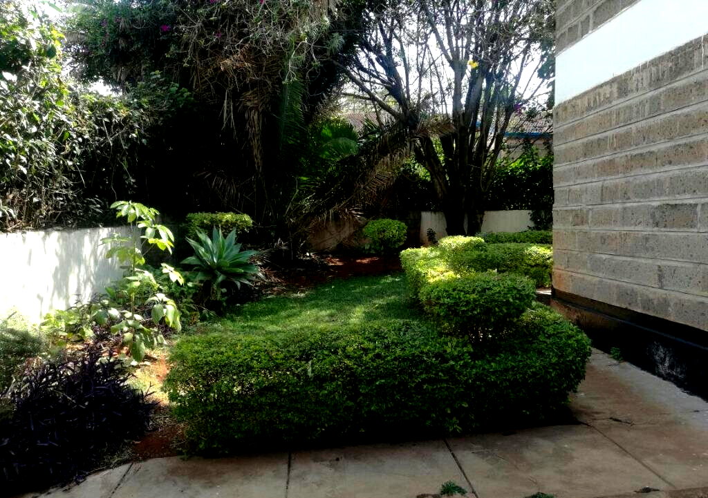 4BR Maisonette with DSQ & Private Garden - Lavington