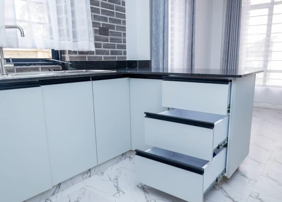 4BR Townhouse with Rooftop Terrace & Servant Quarter - Rimpa