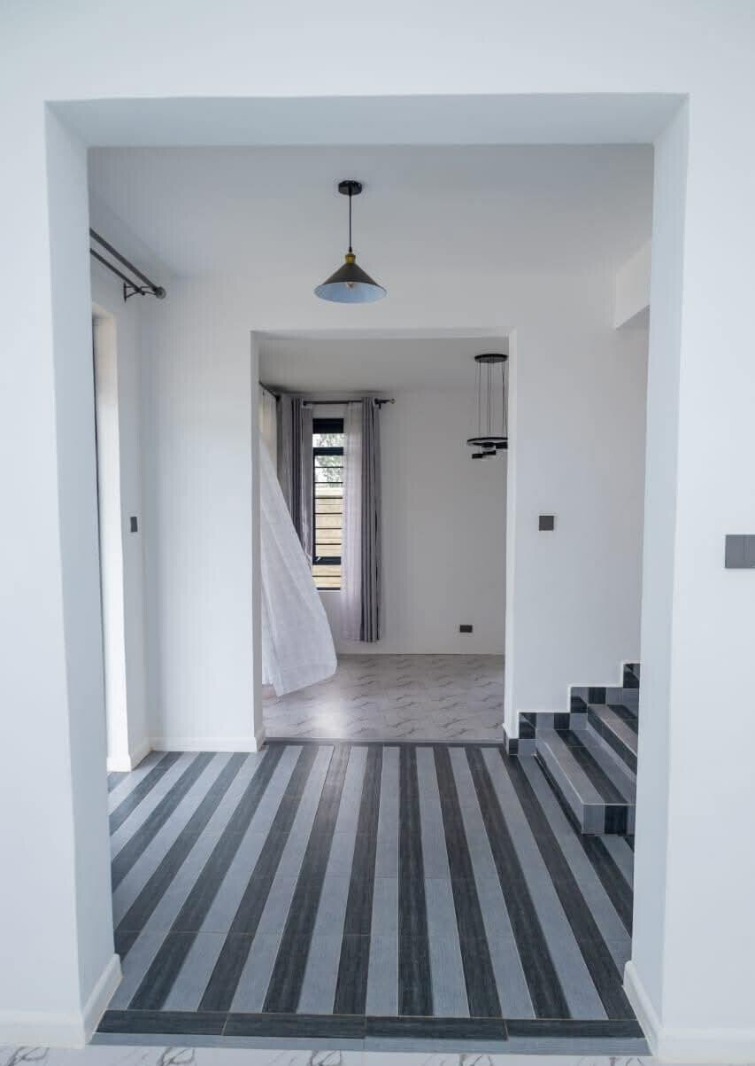4BR Townhouse with Rooftop Terrace & Servant Quarter - Rimpa