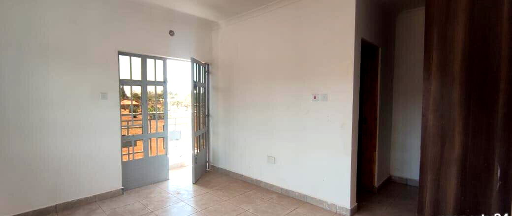4BR All-Ensuite Villa with Solar & Borehole - Lusigetti