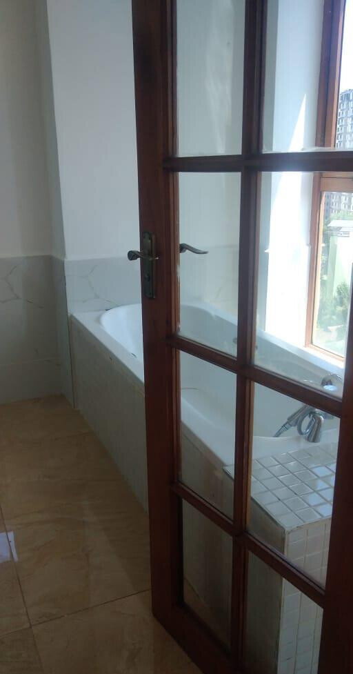 5-Bedroom Townhouse on 0.98 Acres with Garden - Kilimani
