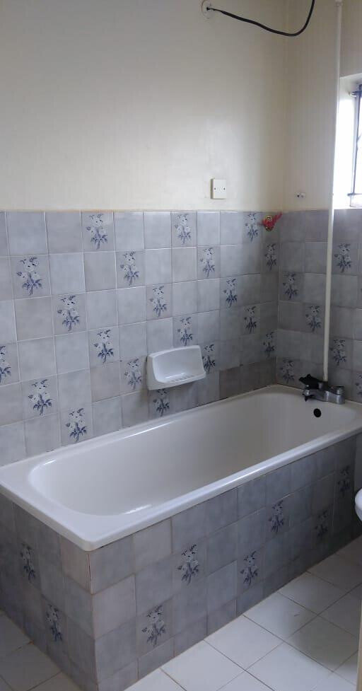 5-Bedroom Townhouse on 0.98 Acres with Garden - Kilimani