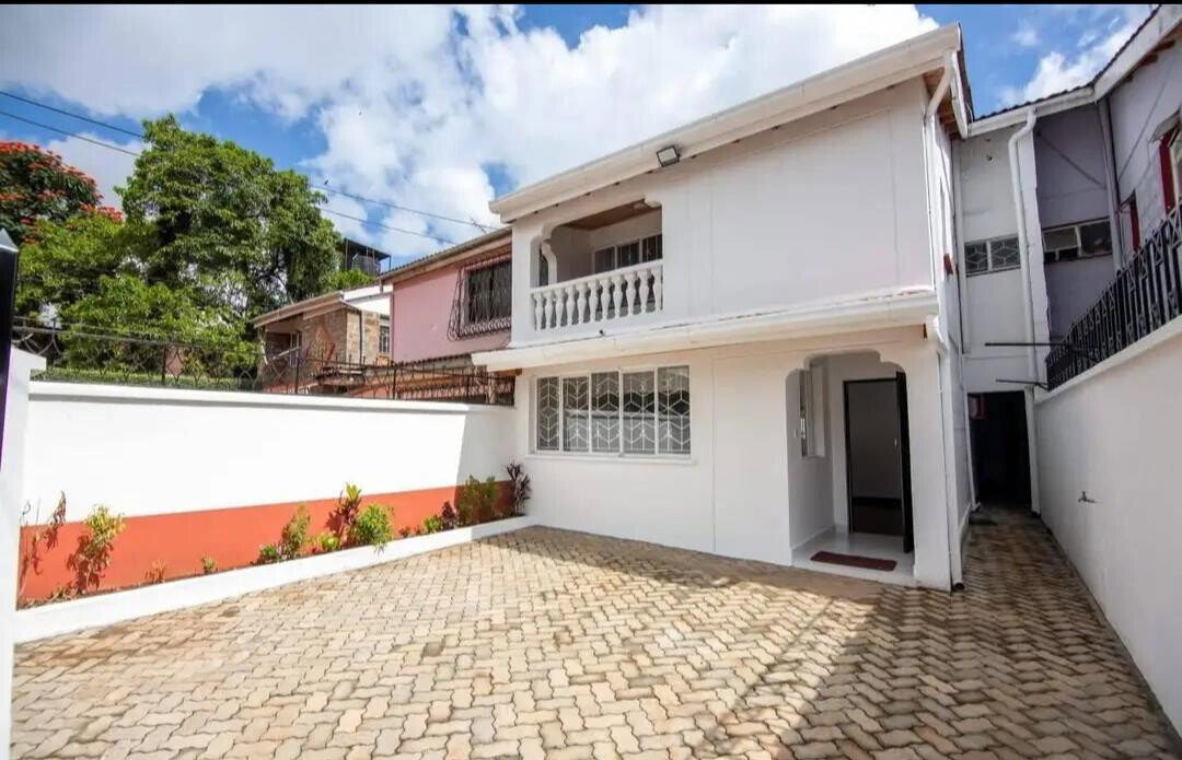 Newly Refurbished 4BR Maisonette with Freehold Title - Lavington
