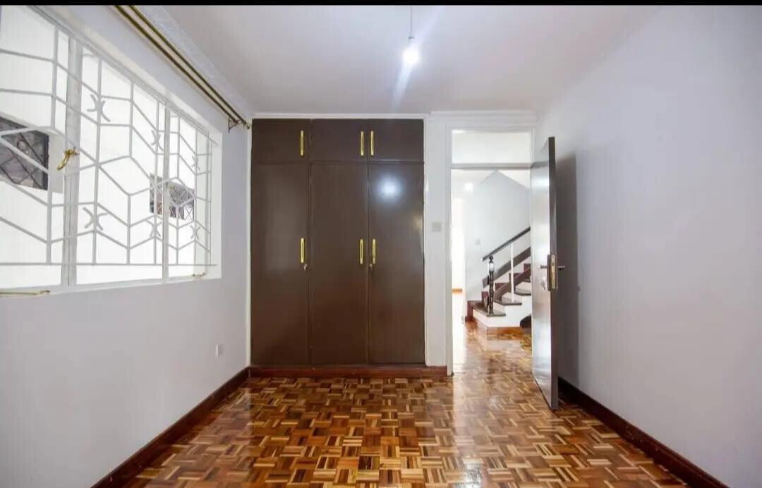 Newly Refurbished 4BR Maisonette with Freehold Title - Lavington