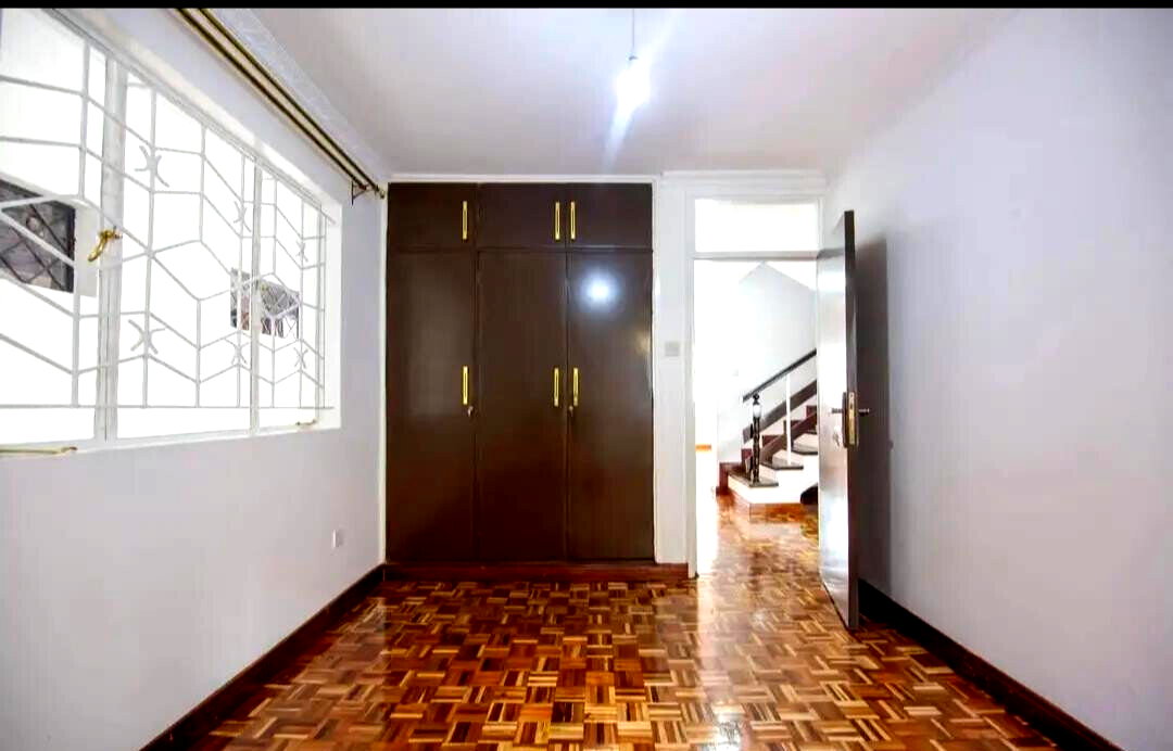 Newly Refurbished 4BR Maisonette with Freehold Title - Lavington